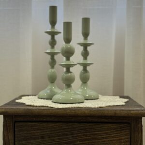 شمعدانات اخضر