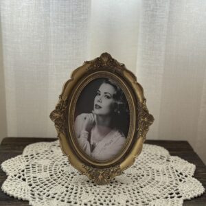 برواز بلون نحاسي